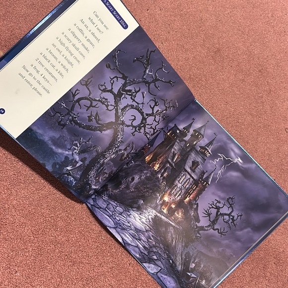 Halloween, Christmas and Autographed I Spy Books - Picture 4 of 16